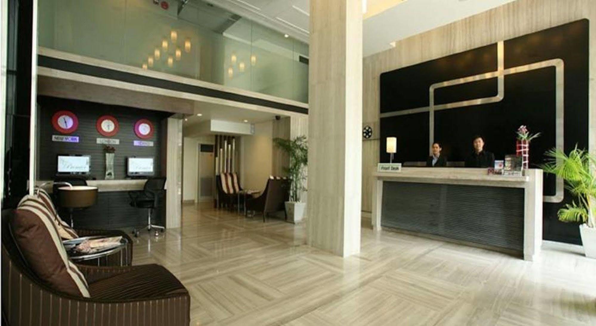 Fx Hotel Metrolink Makkasan Bangkok Esterno foto